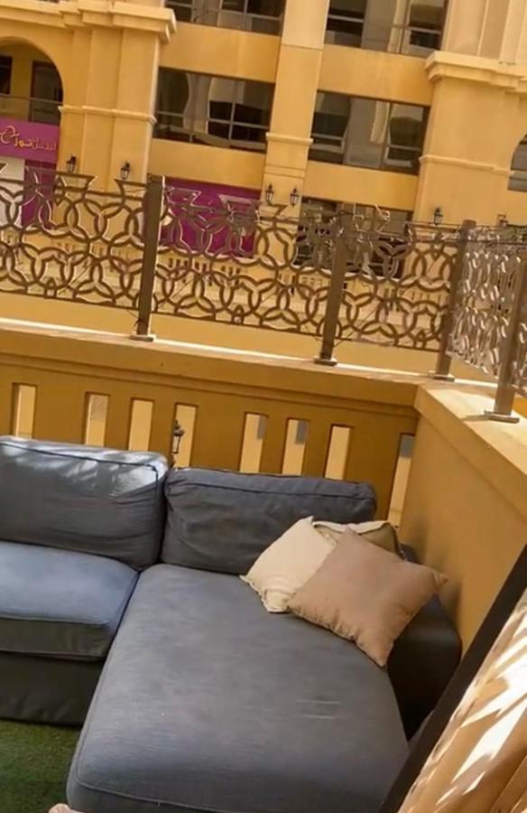Alexandrina Vandrarhem Dubai Exteriör bild