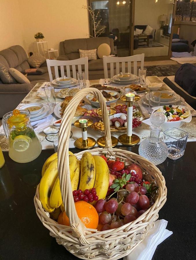 Alexandrina Vandrarhem Dubai Exteriör bild