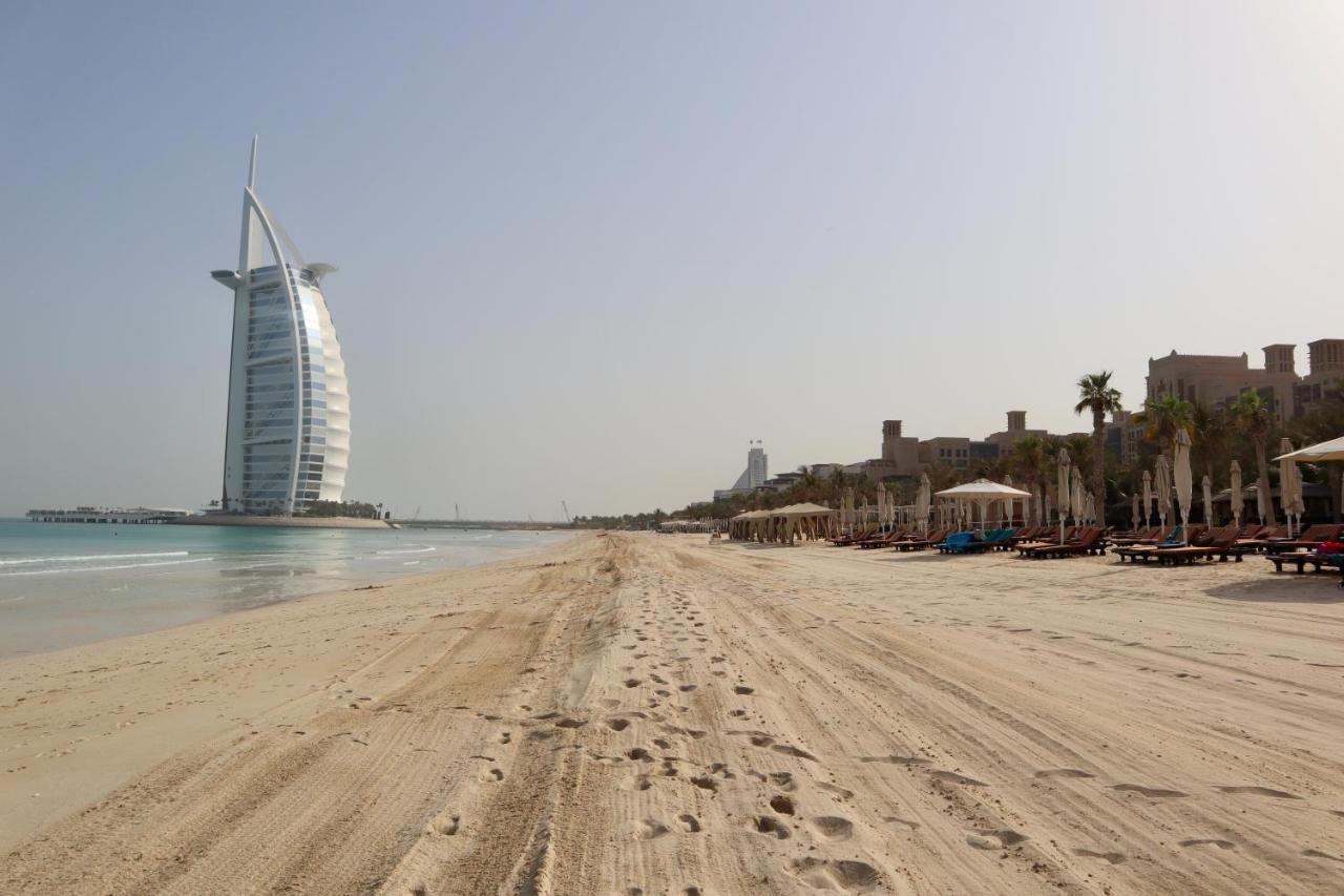 Alexandrina Vandrarhem Dubai Exteriör bild