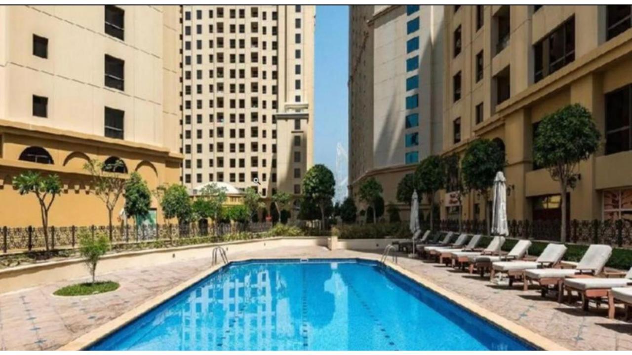 Alexandrina Vandrarhem Dubai Exteriör bild