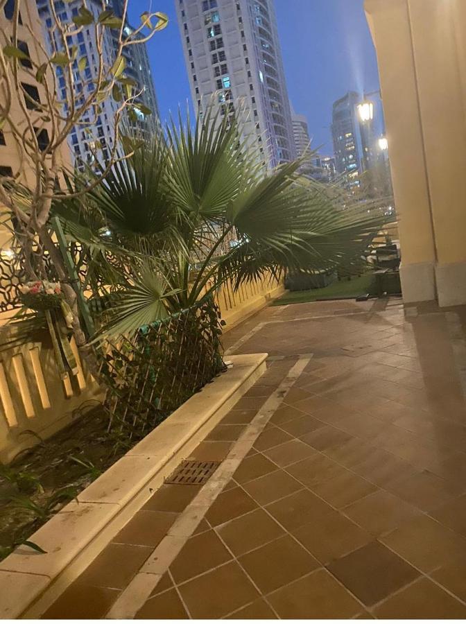 Alexandrina Vandrarhem Dubai Exteriör bild