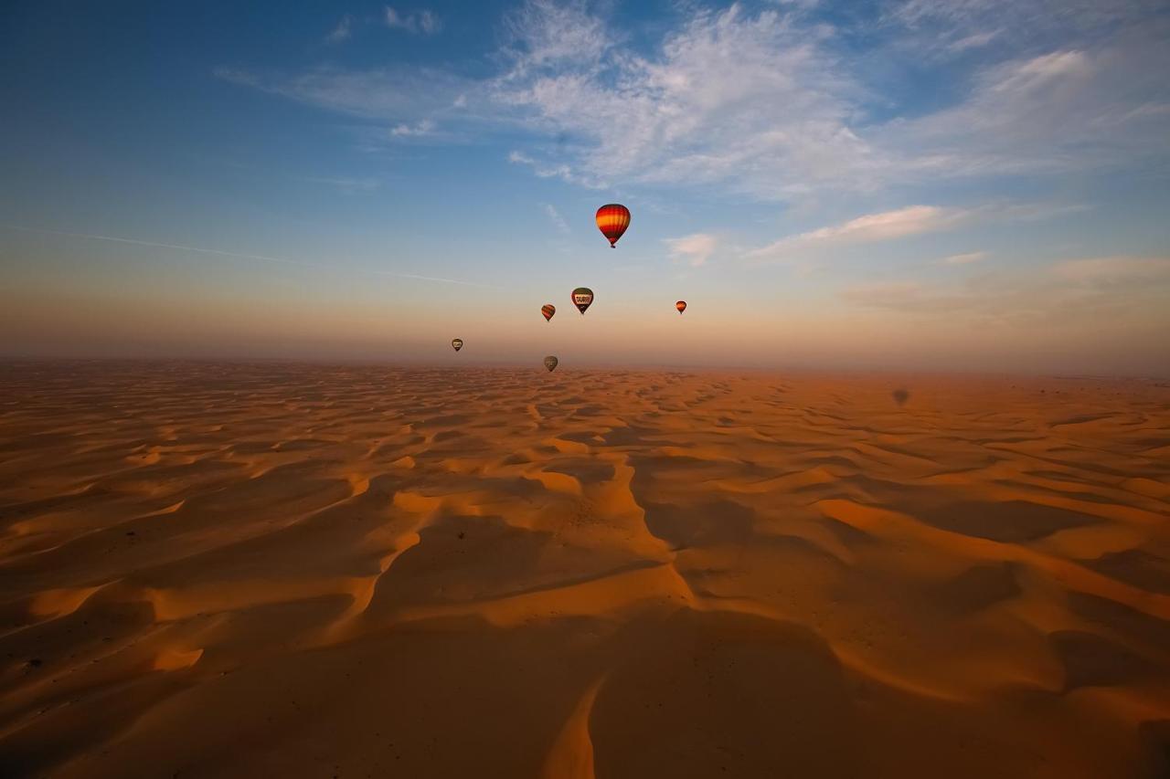 Alexandrina Vandrarhem Dubai Exteriör bild