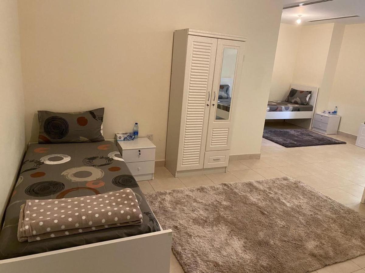 Alexandrina Vandrarhem Dubai Exteriör bild