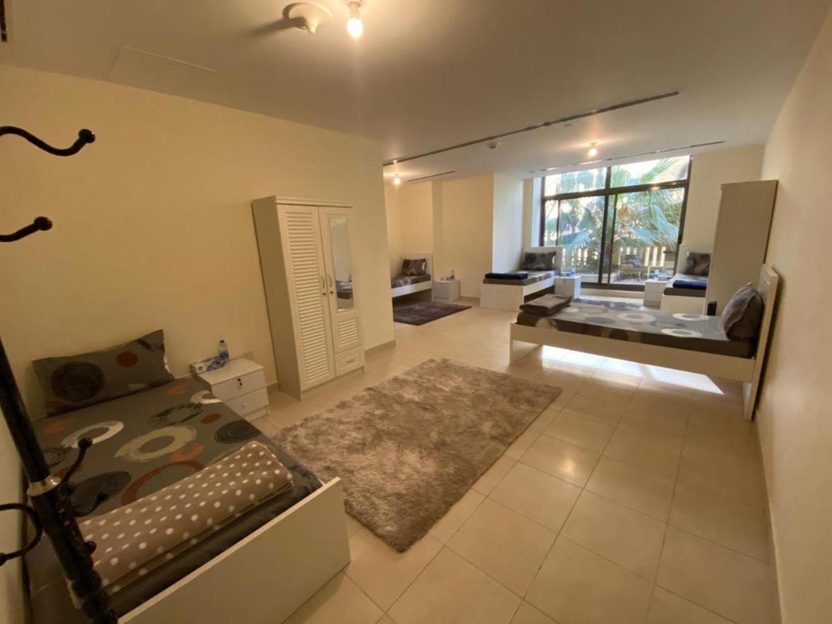 Alexandrina Vandrarhem Dubai Exteriör bild