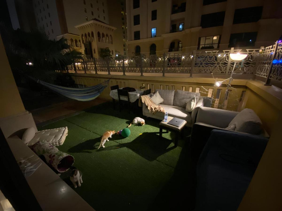 Alexandrina Vandrarhem Dubai Exteriör bild